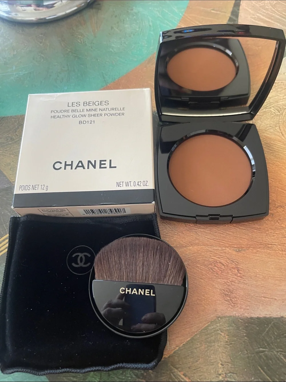 CHANEL Les Beiges Sheer Powder & Brush in Warm Brown